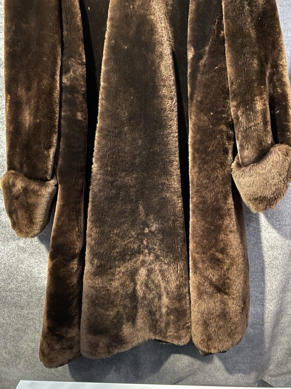 Vintage C.E. Carlson Co Spokane Dark Brown Fur Coat Mid-Century Plush - Picture 7 of 16